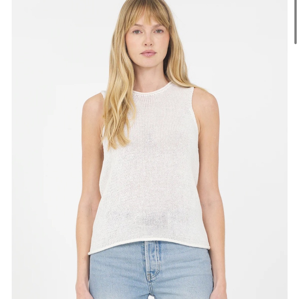 NWT One Grey Day Remi Sleeveless Top: Remi Sleeveless Top - Ivory small